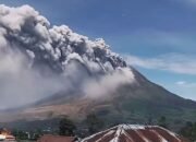 Aktivitas Gunung Sinabung Meningkat, Semburkan Abu 3.500 Meter, Warga Diminta Waspada