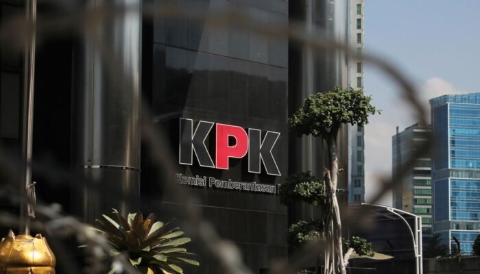 OTT KPK di Purwokerto: Rektor Unsoed Akhmad Sodiq Beserta 13 Orang Lainnya Ditangkap