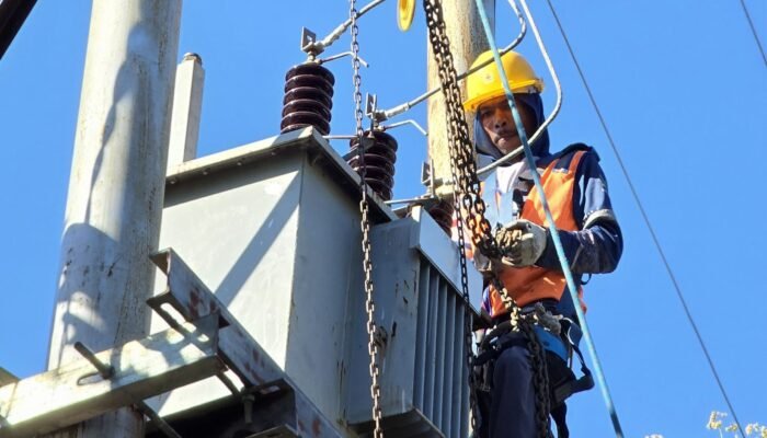 Infrastruktur Listrik dan Telekomunikasi Pascagempa M7,7 di NTT Pulih Hampir 100 Persen