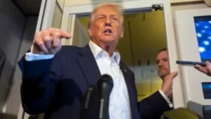 Trump Klaim Iran Mohon-Mohon kepada AS Batalkan Serangan
