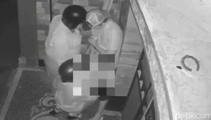 Video Asusila di Depan Rumah Warga Viral di Medsos, Pria Bule vs Dua Wanita Lokal
